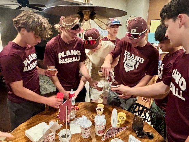 PSHSWildcatsBas's tweet photo. Nothing better than time spent together off the field! 

Thanks to the Grefaldon and Lamb families for hosting a wonderful JV team dinner—we had a blast! https://t.co/qerCVlYI48