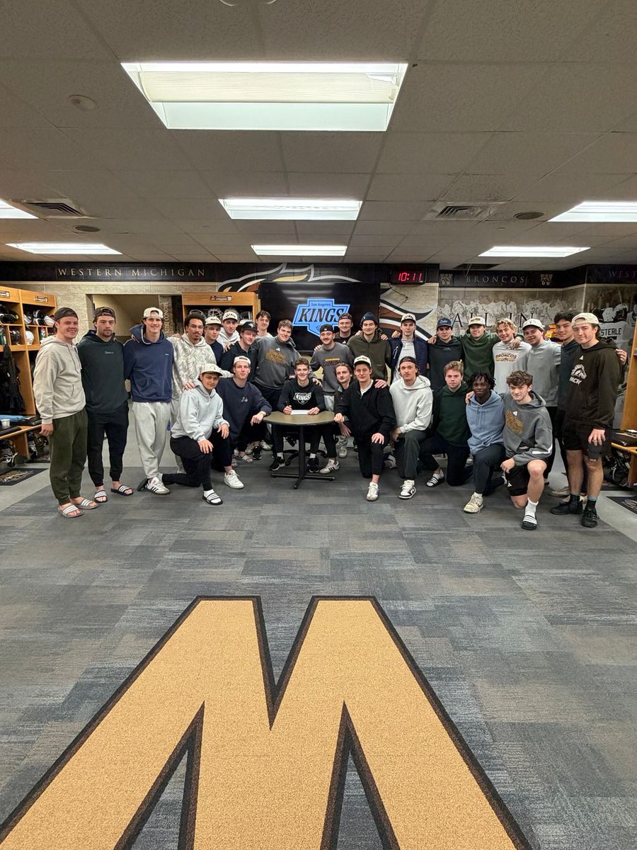 WMU Hockey tweet media