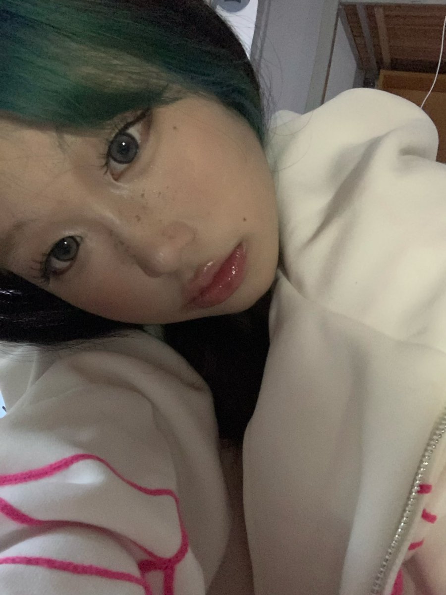 moewmoew tweet media