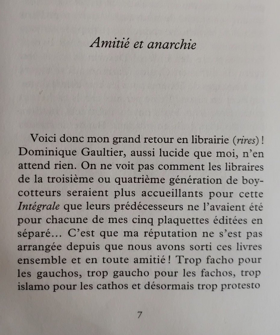 Pasko44521's tweet photo. @JehanHuisClos @marcedouardnabe Si tu lisais les tiens, tu verrais. 

Tiens, la quatrième de couverture + le début de la préface. Préface qui va de la page 7 à 32... https://t.co/A0LN5HneIU