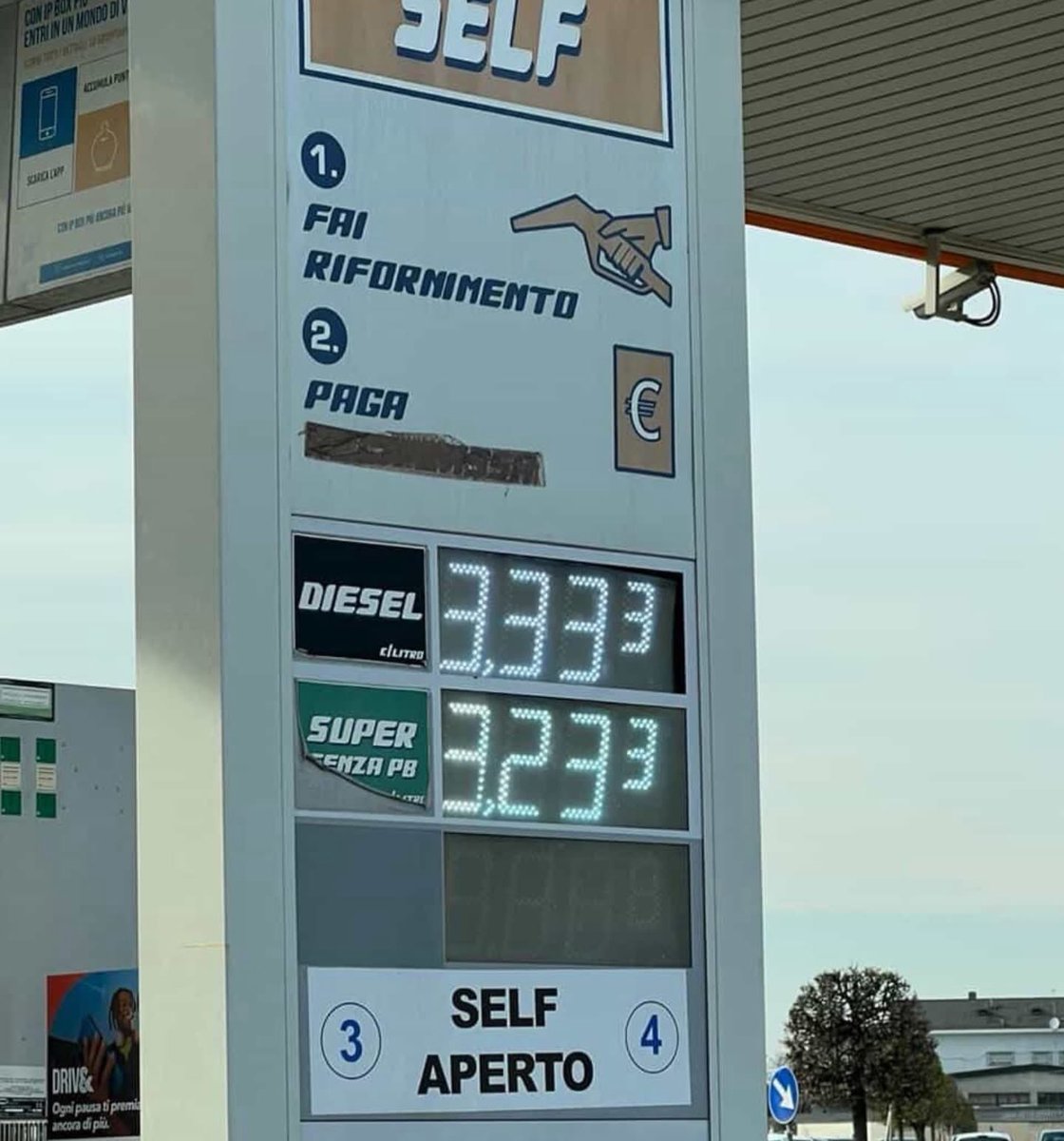 Raja Kabeer ™ tweet media