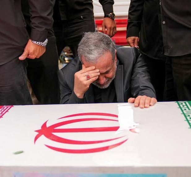 ألأحداث ألإيرانية بالعربية tweet media