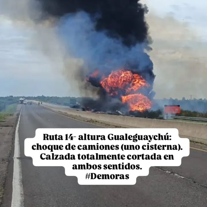 Masnoticias_com's tweet image. 🚨🚨 #Ahora! Autovía Artigas cortada en ambos sentidos,a la altura de Gualeguaychú.
Ruta 14 Km 69, altura Gualeguaychú: choque de camiones (uno cisterna).
Calzada totalmente cortada en ambos sentidos.
#Demoras
#OcurrioHaceHoras #provinciales #EntreRíos