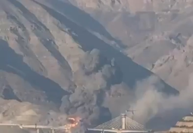 مسؤول أميركي لأكسيوس: استهداف جسر "B1" في كرج لتقويض نقل الصواريخ والدعم اللوجيستي الإيراني