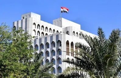 الخارجية العراقية: لسنا طرفاً في النزاع ونبذل أقصى الجهود لمنع أي تصعيد