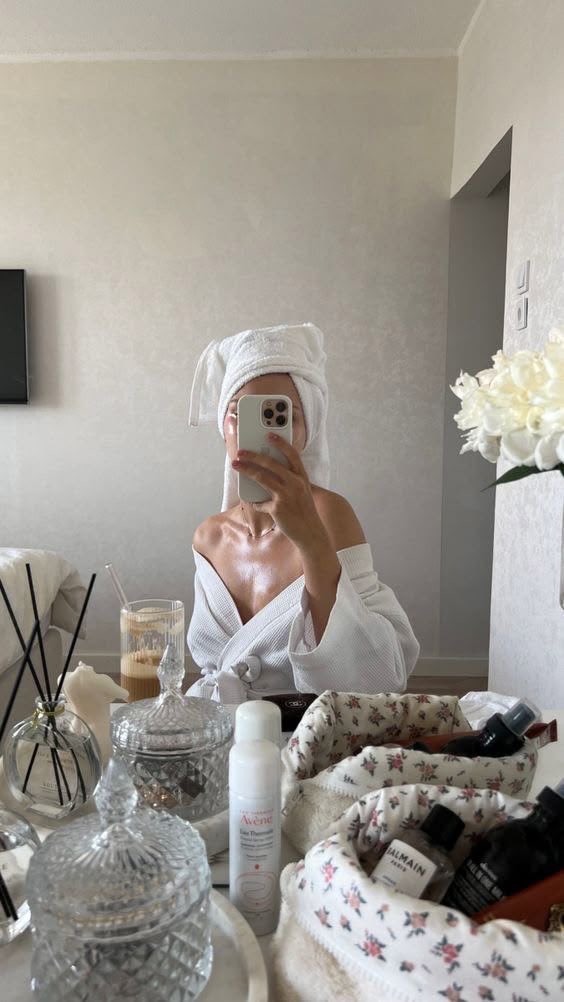 Diorgirlx's tweet photo. new month, new me https://t.co/22EI2M9Yms