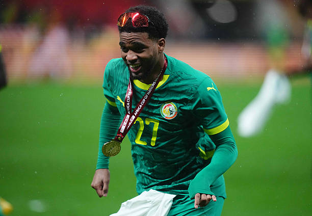 استون فيلا، ومانشستر سيتي مهتمين بضم جوهرة باريس سان جيرمان إبراهيما مباي ⭐🇸🇳