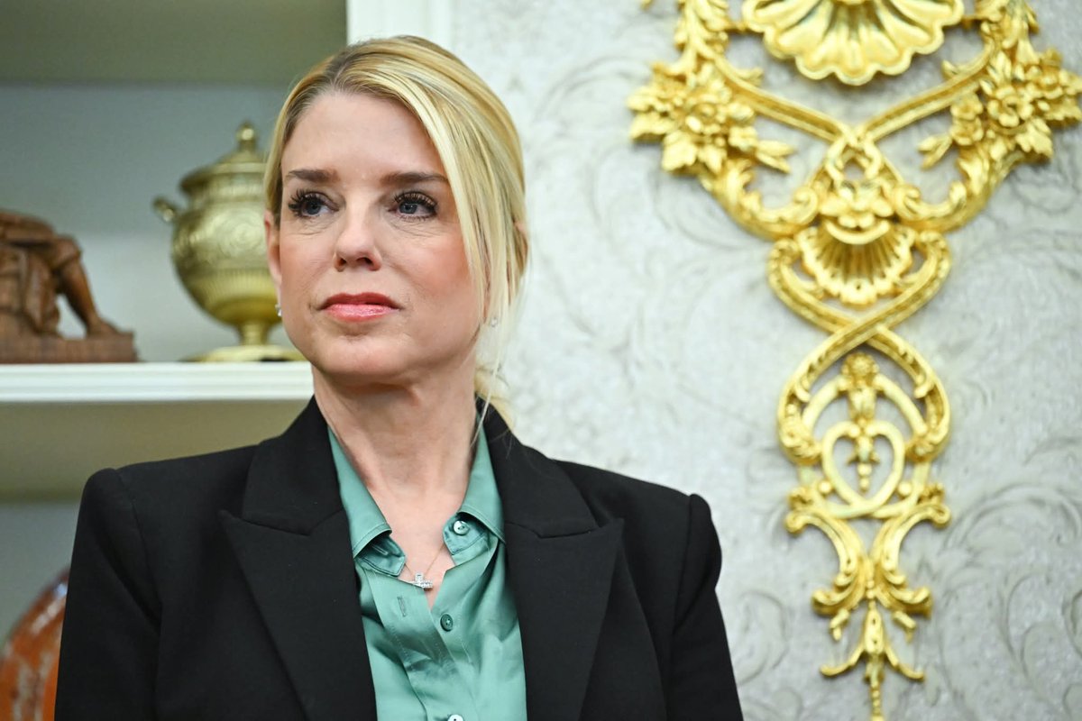 Pam #Bondi ... is out 

#BREAKİNGnews