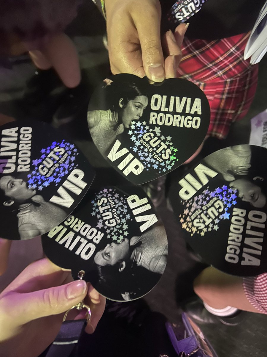 georgie 🩷 saw liv!! tweet media