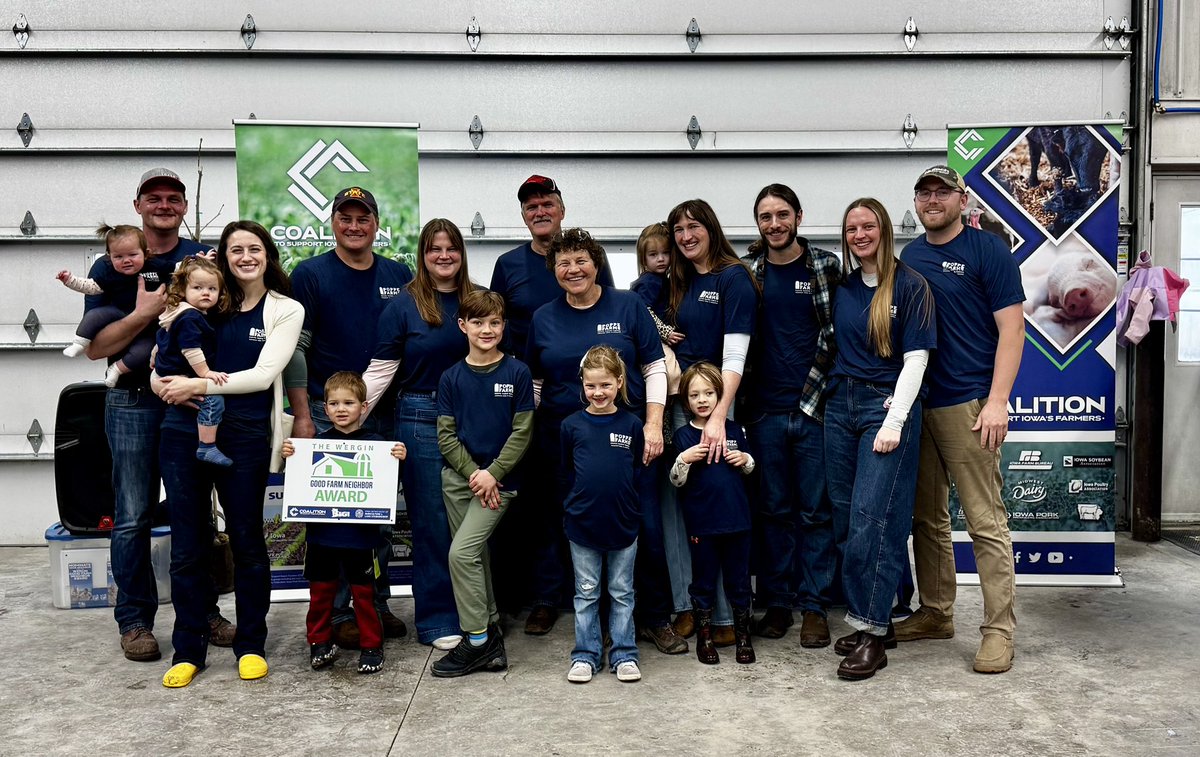 supportfarmers's tweet image. Congratulations to the Tupper family, hog &amp;amp; cattle farmers of Chickasaw County for receiving the Good Farm Neighbor Award!

Continue Reading: bit.ly/TupperGFN
#supportfarmers #iowaag

@IowaPork @iowa_corn @IAcattlemen @IowaSoybeans