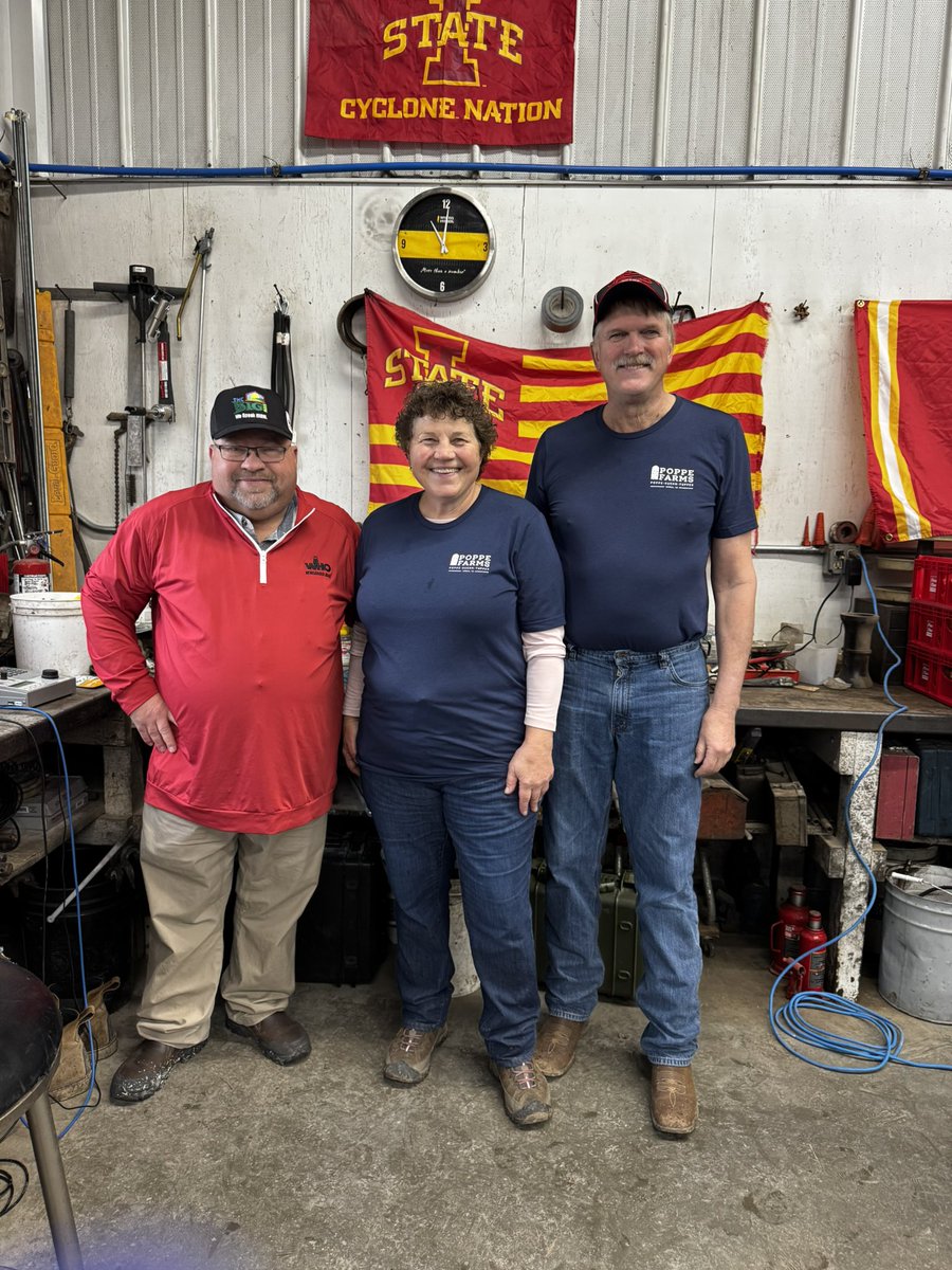 supportfarmers's tweet image. Congratulations to the Tupper family, hog &amp;amp; cattle farmers of Chickasaw County for receiving the Good Farm Neighbor Award!

Continue Reading: bit.ly/TupperGFN
#supportfarmers #iowaag

@IowaPork @iowa_corn @IAcattlemen @IowaSoybeans