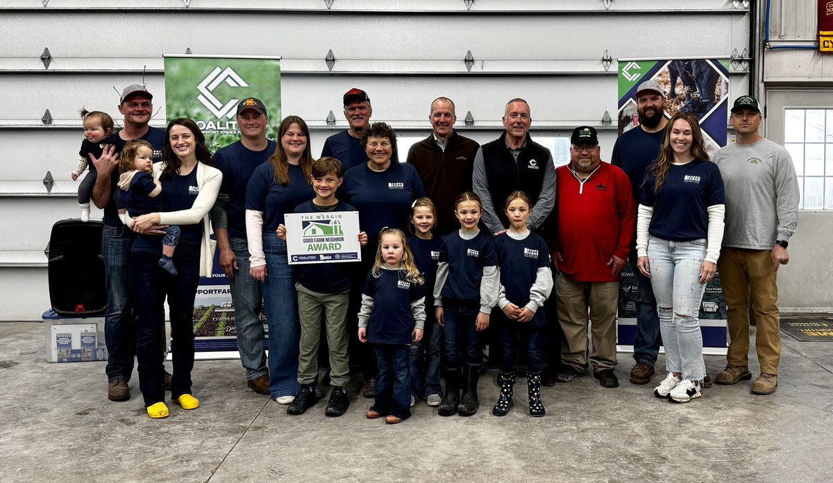 supportfarmers's tweet image. Congratulations to the Tupper family, hog &amp;amp; cattle farmers of Chickasaw County for receiving the Good Farm Neighbor Award!

Continue Reading: bit.ly/TupperGFN
#supportfarmers #iowaag

@IowaPork @iowa_corn @IAcattlemen @IowaSoybeans