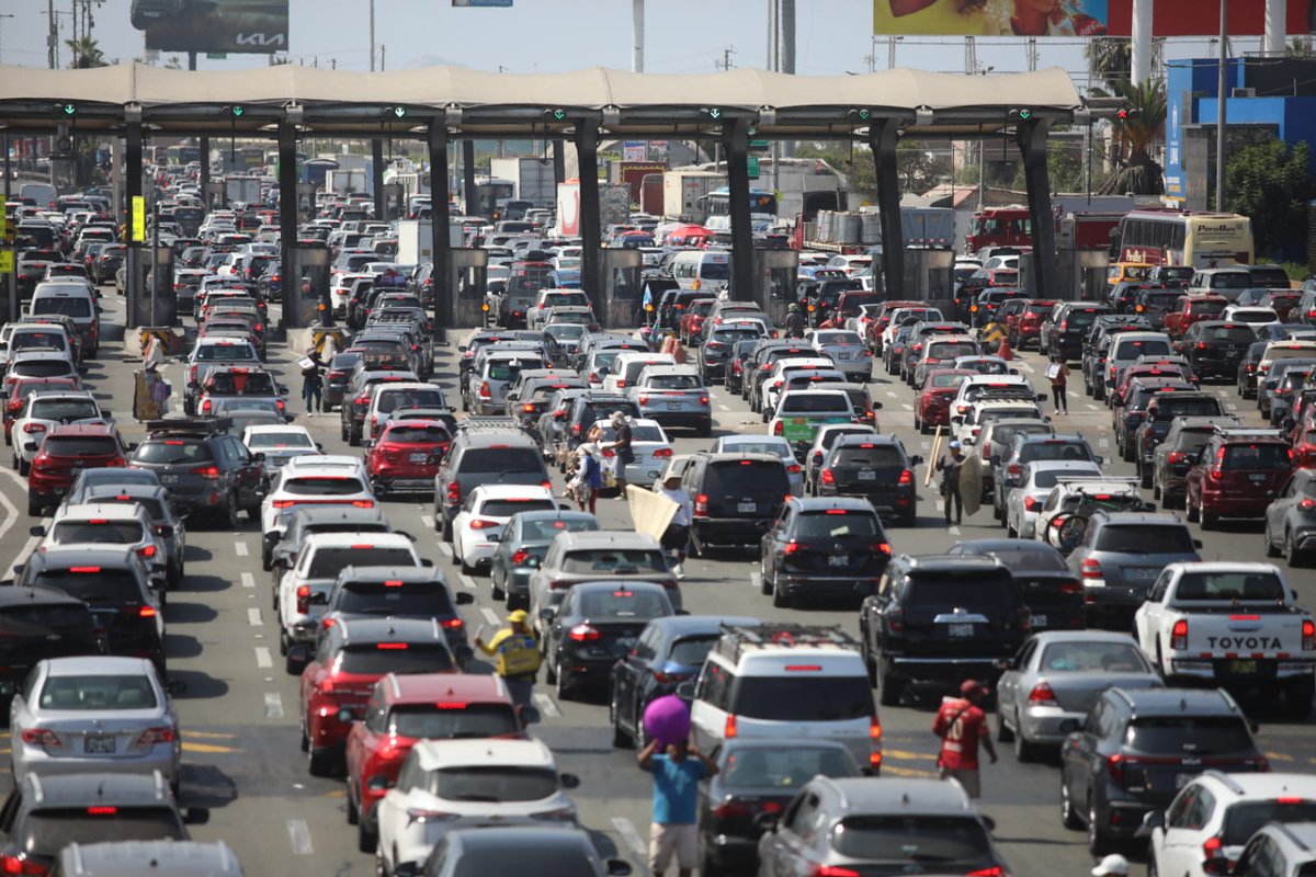 Tráfico intenso en la Panamericana Sur. Limeños se desplazan por feriado de Semana Santa. Fotos: Diana Marcelo/ <a href="/elcomercio_peru/">El Comercio</a> <a href="/Lima_ECpe/">Lima_El Comercio</a>