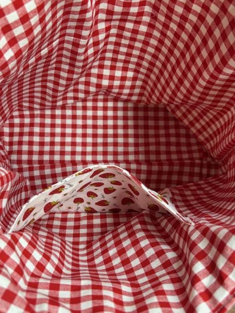 sewingfromsammy's tweet image. 🎉 Exciting news! Unique Handmade Strawberry Tote - Perfect for Every Occasion! is now available at Sassy Chicks Crafting Co. LLC. Get yours today!
sassychickscrafting.com/products/uniqu…

#newinstore #shoptoday
