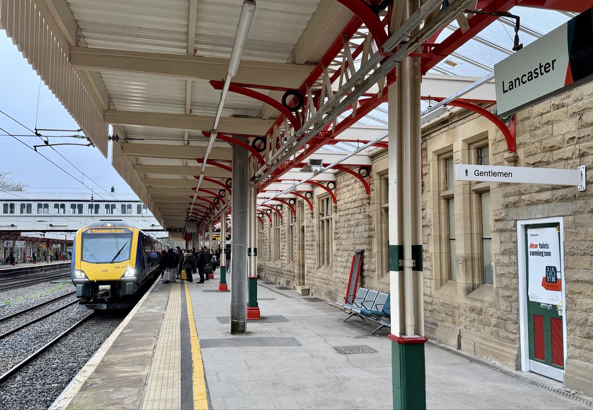 NowtbutaLad's tweet image. “Speedy boarding” at #Lancaster on the 17.57 hrs service to Manchester Airport yesterday (Wednesday) @northernassist