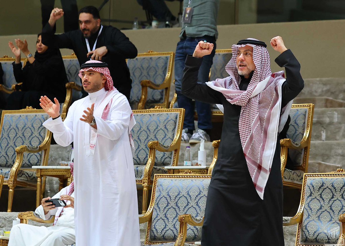 أهذهِ صَخرةٌ أم هذهِ كَبِدُ tweet media