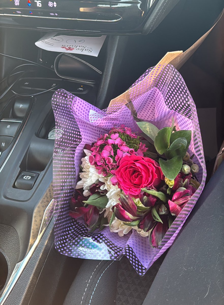 Oh to be surprised with flowers 🥺