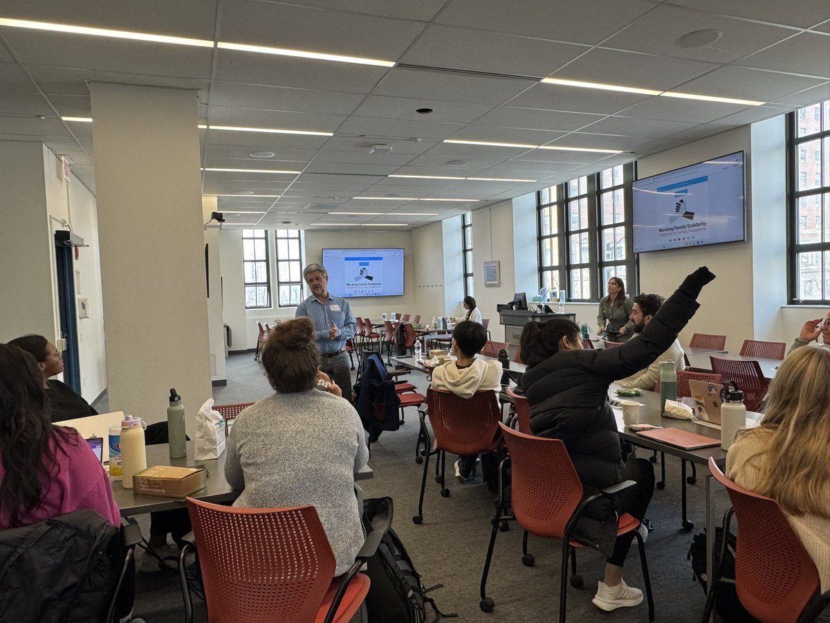 WFS_Chicago's tweet photo. We had the honor of leading a session at UIC’s UMed Forum

From housing to healthcare to education -
division shows up everywhere &amp; so can unity.

👉 How could unity improve your community?

Grateful to @healingillinois for supporting this work: https://t.co/Y5yyBftUf3 https://t.co/jmebDfFRlK