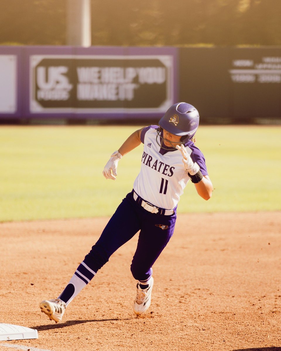 ecu__softball's tweet image. Sunny days in the 252! 

#GoPirates | #WeBelieve