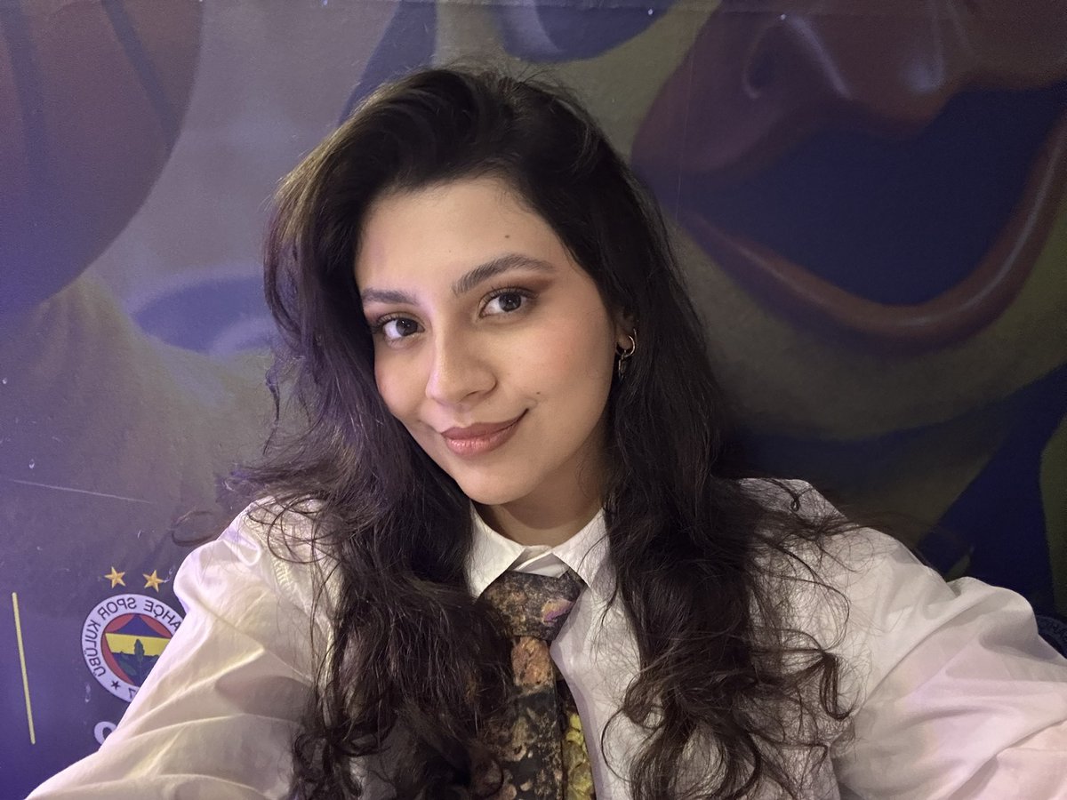 Mell³³ tweet media