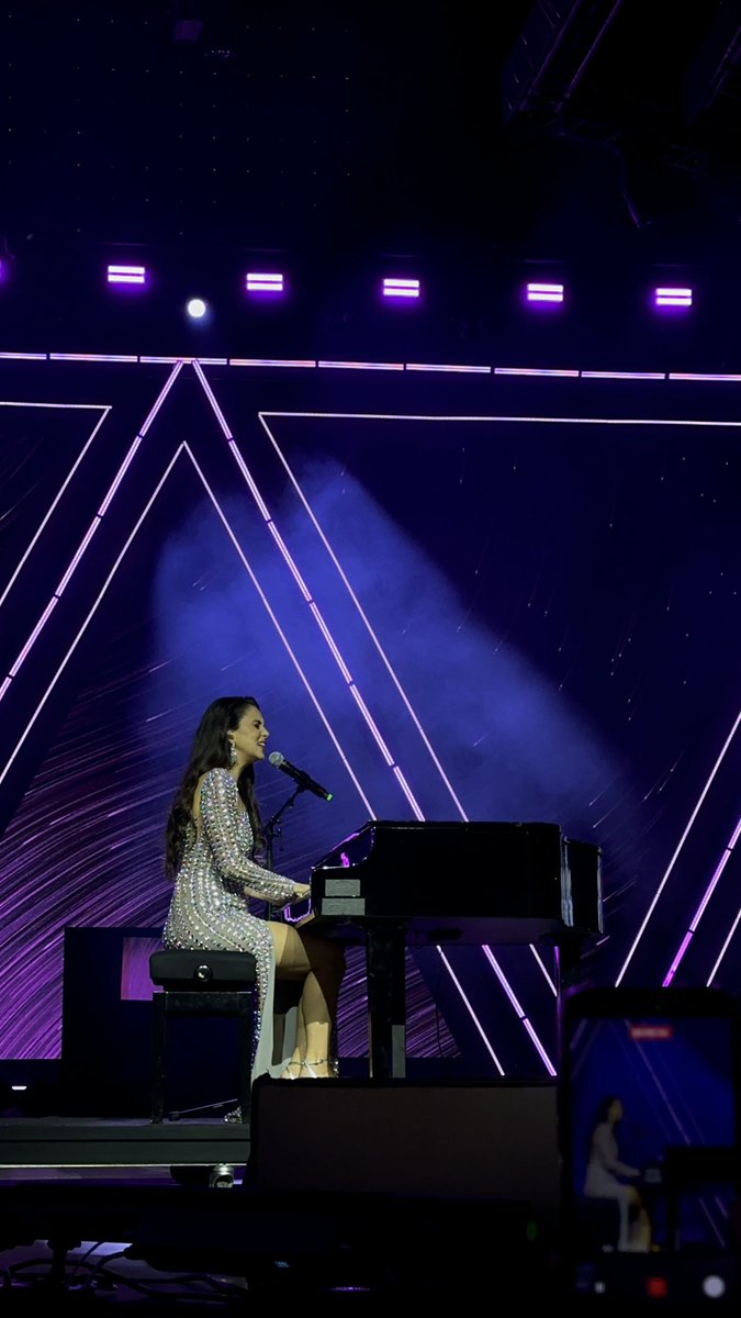 Mell³³ tweet media