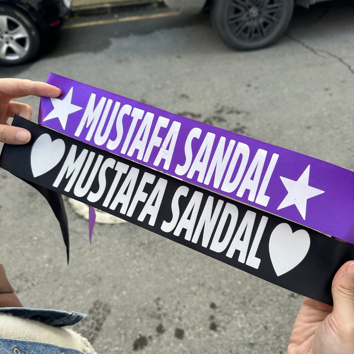 Mell³³ tweet media