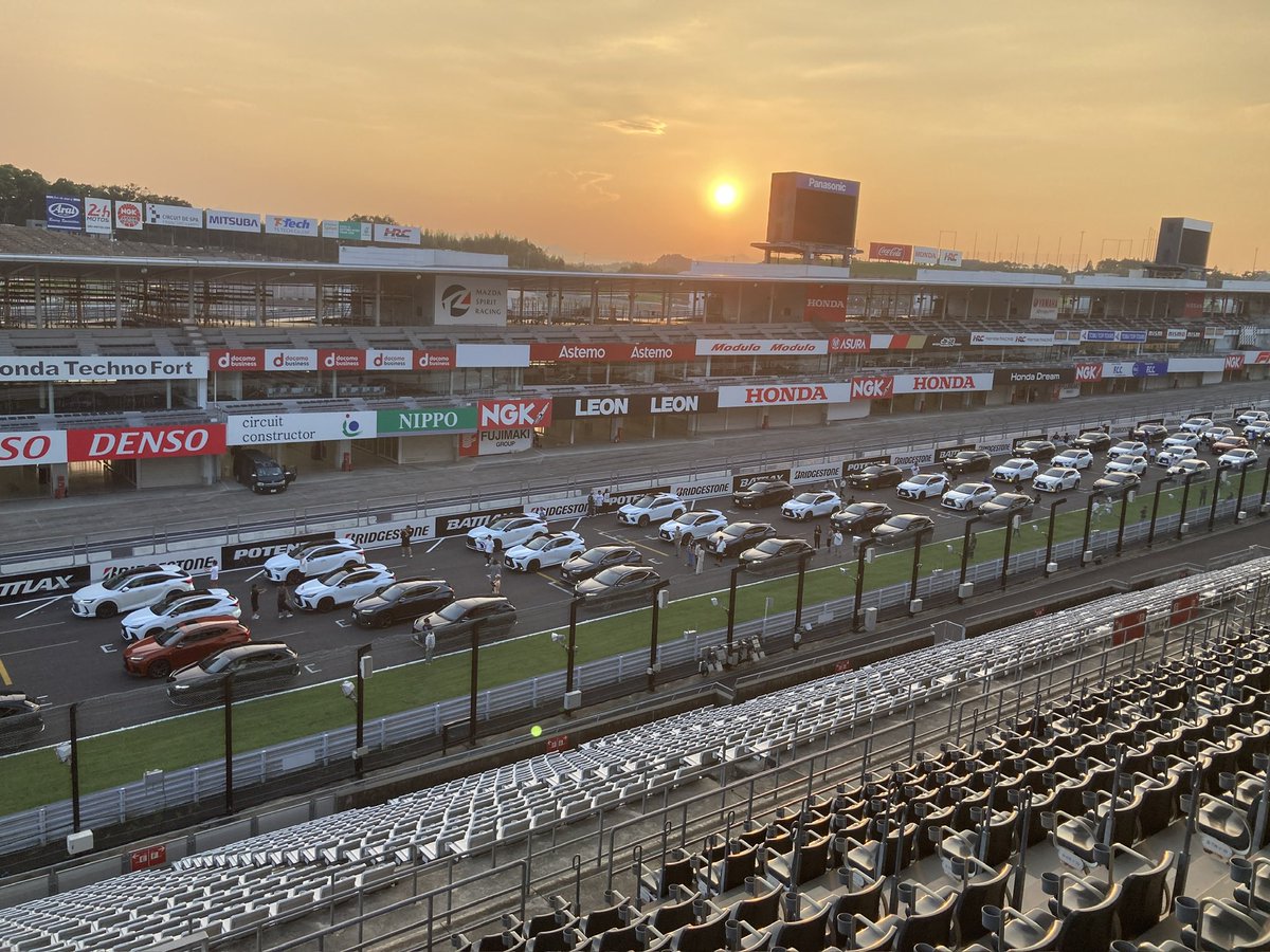 𝓛の一族・COMPLEX tweet media