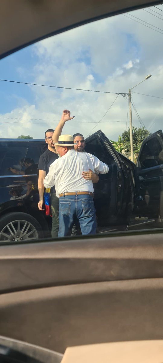 LaHistoria tweet media