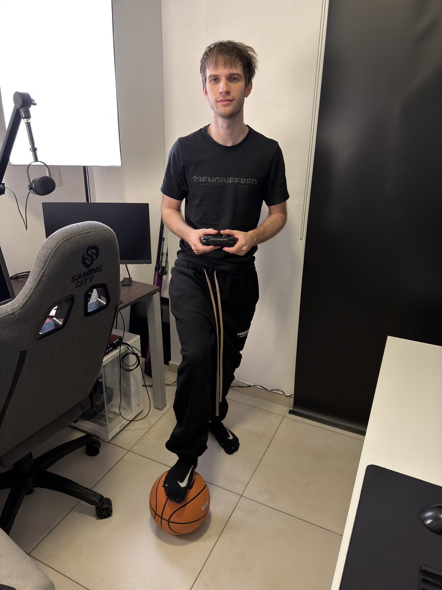 zEkO tweet media