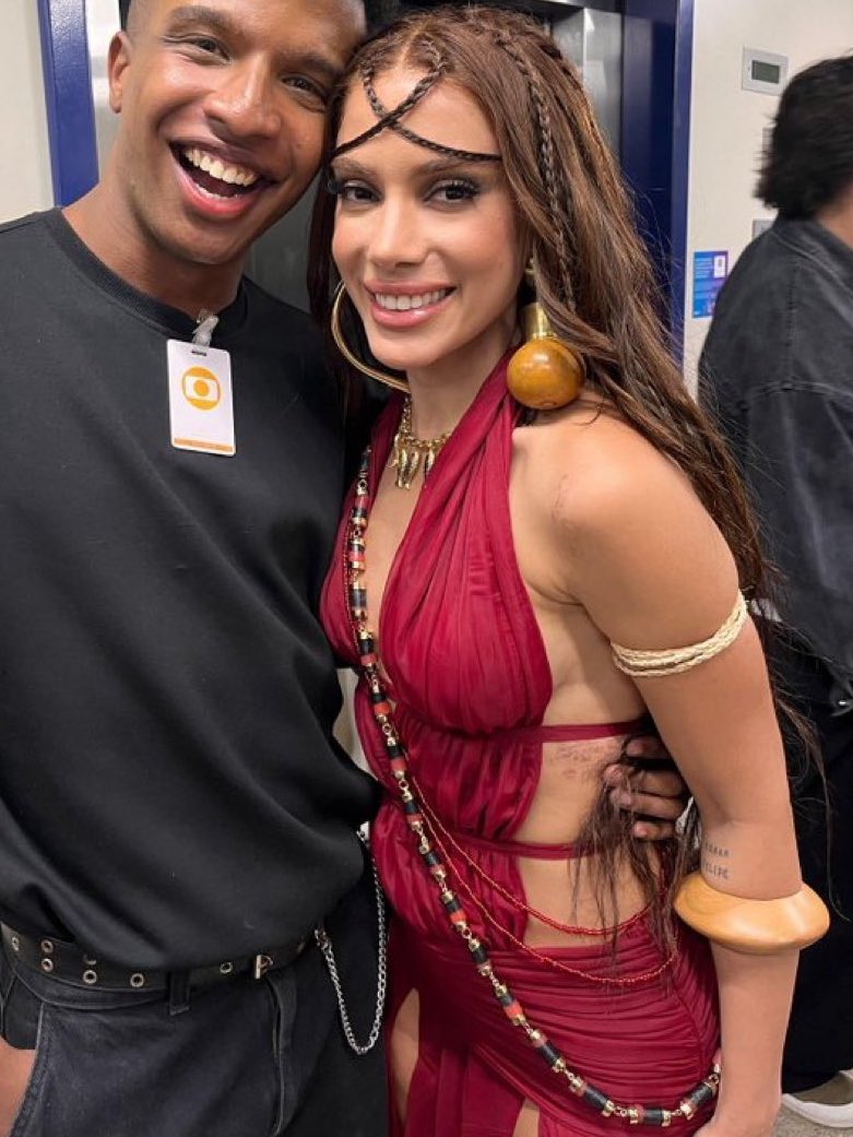 Acesso Anitta tweet media