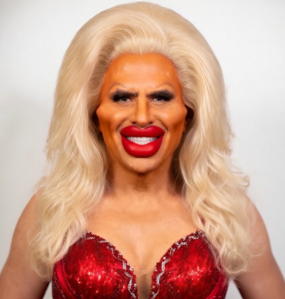 TexasMeema's tweet image. 😳
Maralargo Blanche:  Me, pick me, DJT.  I know what you like.