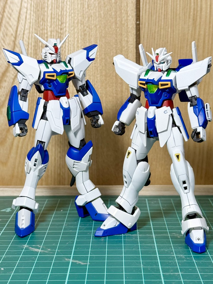 アンテナの配色をお揃いにしてみた。

やっぱりアルテミスの配色が、なんとなくしっくりくるかな(^^)

それにしても、割と色々な機体のミキシングにしては、２機とも結構まとまったよね。

#ガンプラ
#ガンプラの画像を貼るとRTされると聞いて