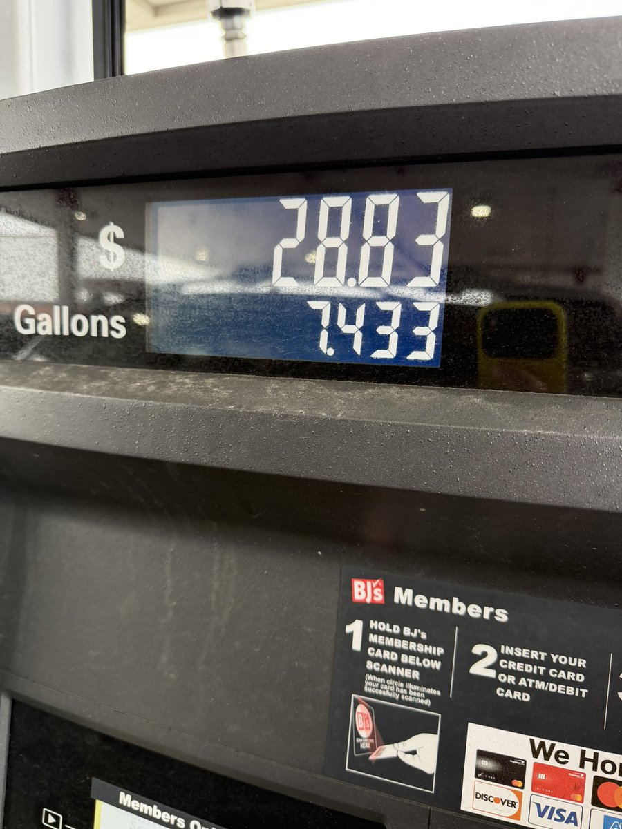 The Average EV tweet media