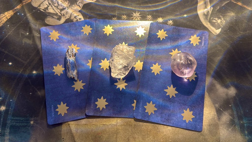 Tarot do Thi tweet media