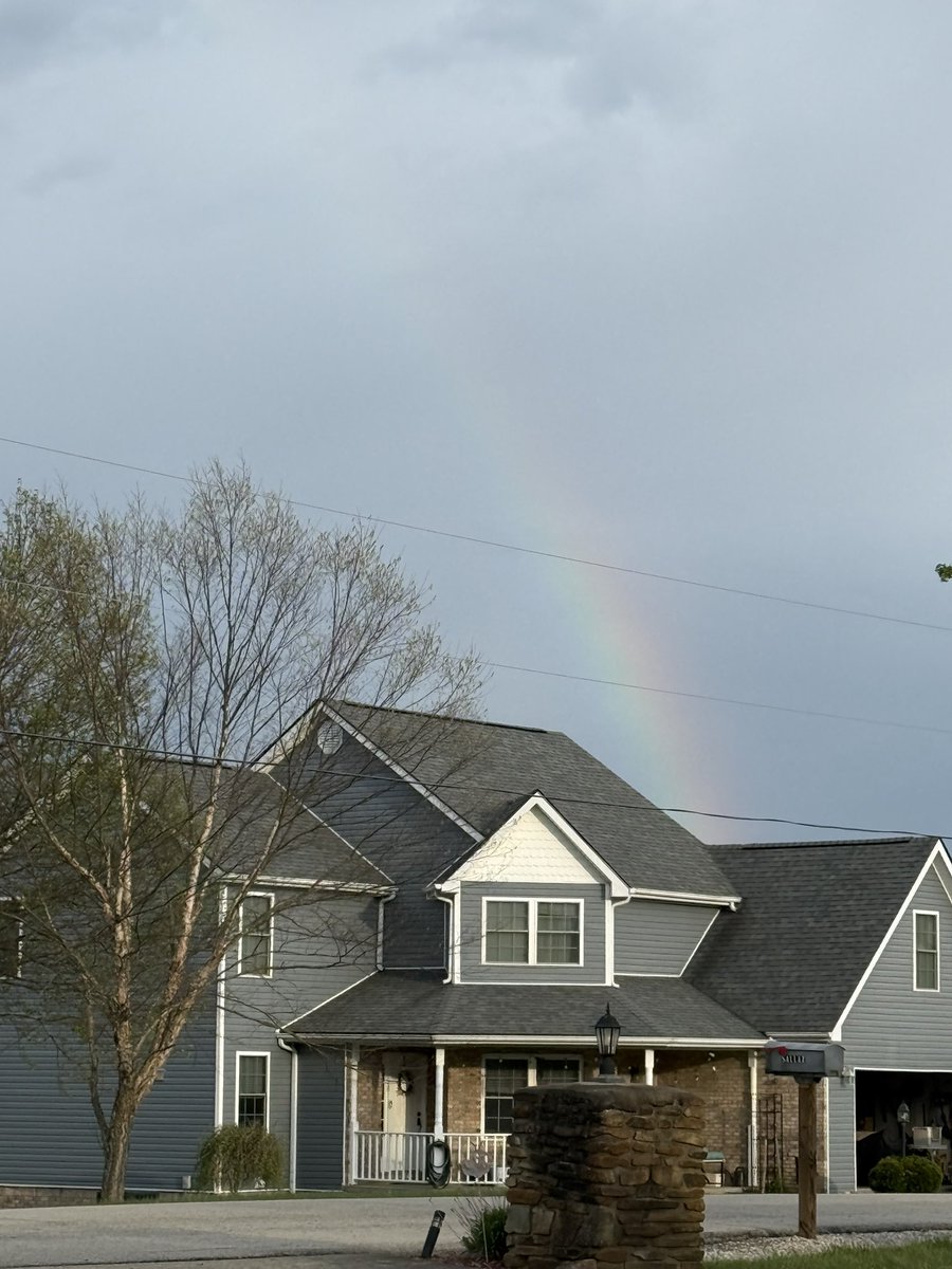 indietrucker's tweet photo. Came over to help my neighbors, sitting on his porch, look what popped up!!!

Good fortune! I wish all the world good fortune! Especially my new Japanese family! Umaku iko yo!! うまくいくよ.   Is that correct!?!? https://t.co/NHeamHqoMV