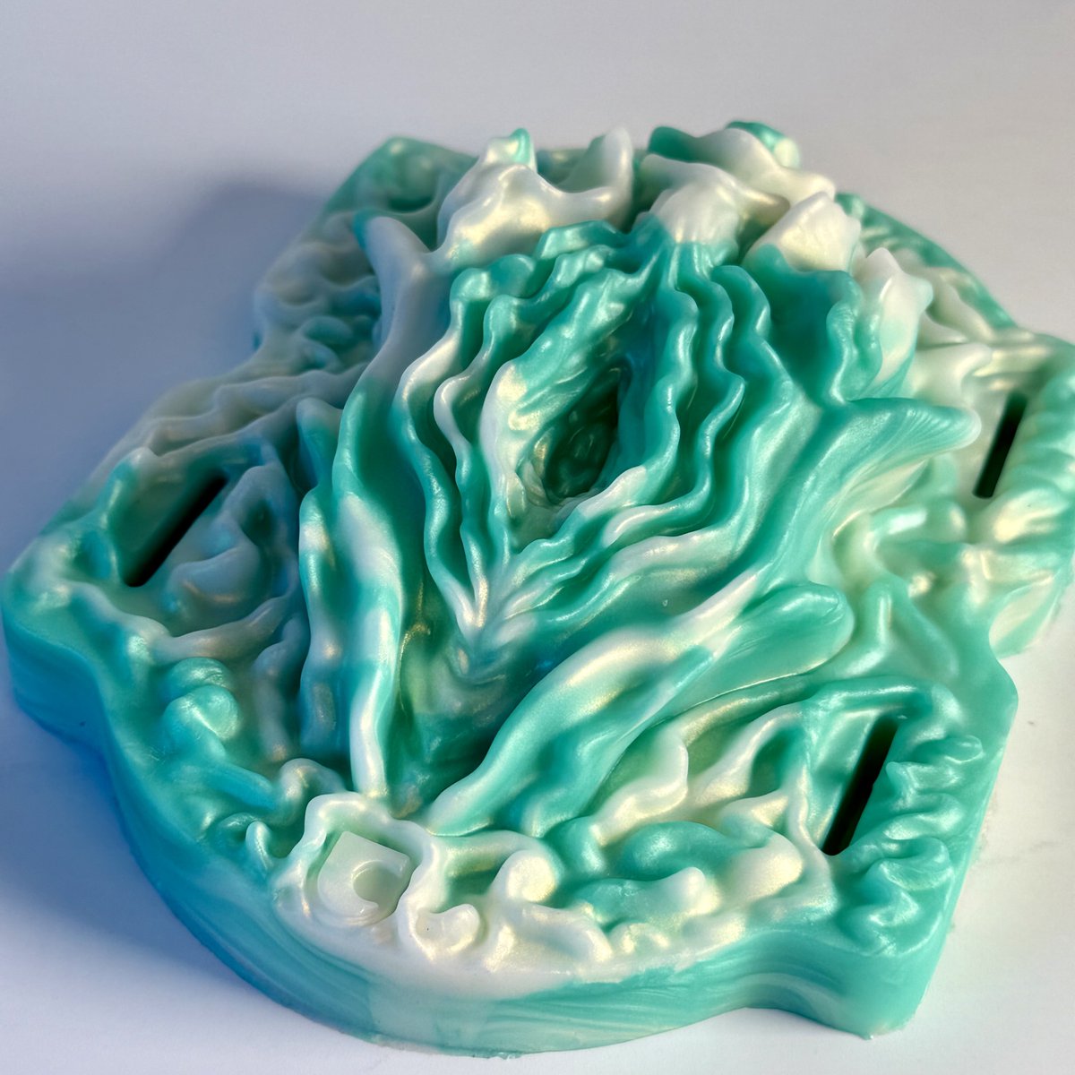 UncoverCreations tweet media