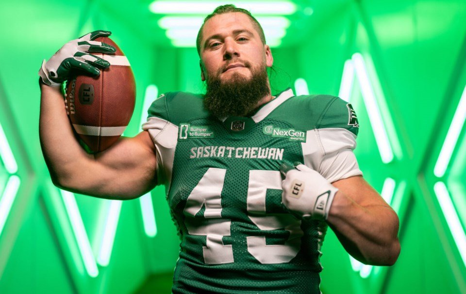 _sportsdave's tweet image. Saskatchewan Roughriders’ A.J. Ouellette embraces fatherhood, brings ‘dad strength’ into 2026 CFL season.

💻 sportscage.com/roughriders/sa…

#saskatchewan #riders #CFL