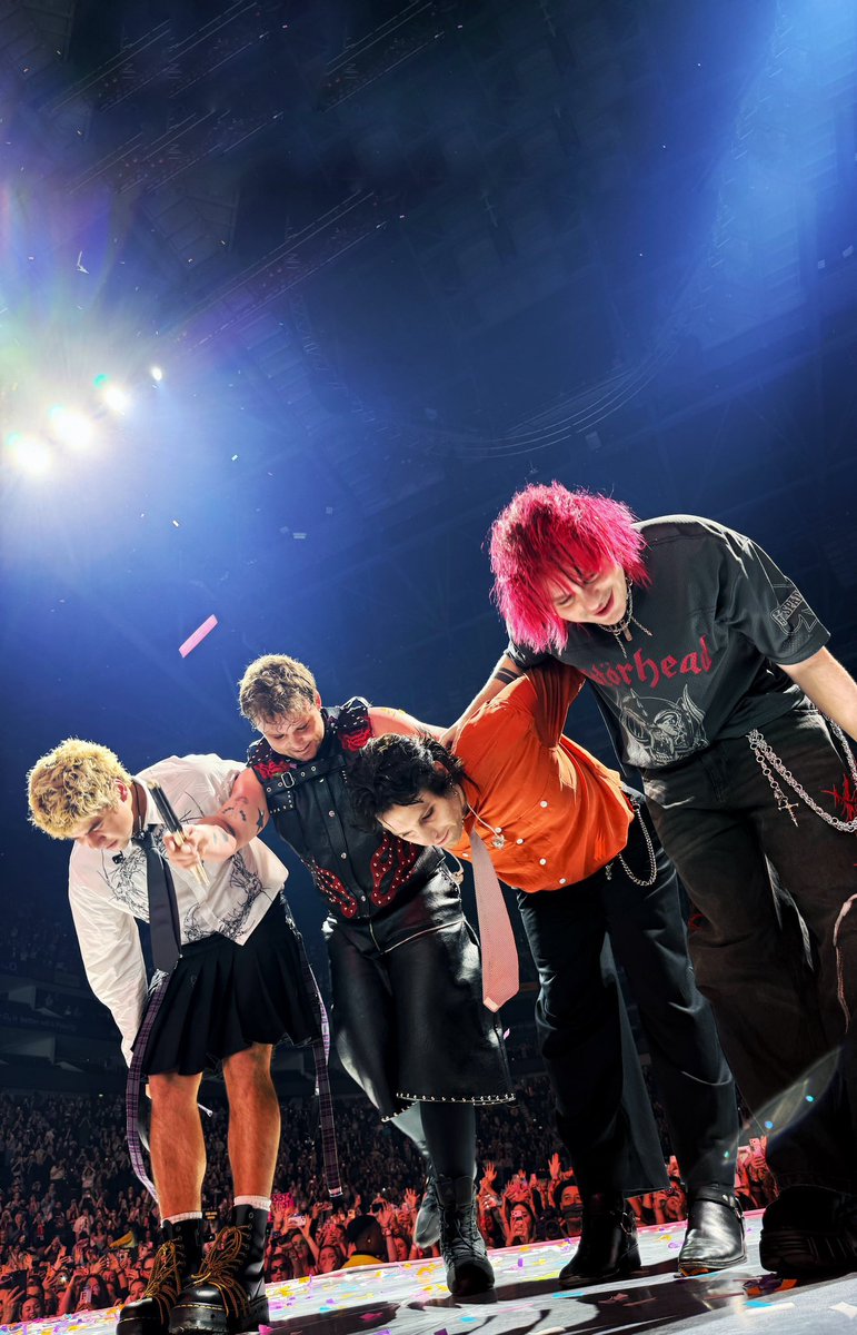 5SOS UPDATES ★ tweet media