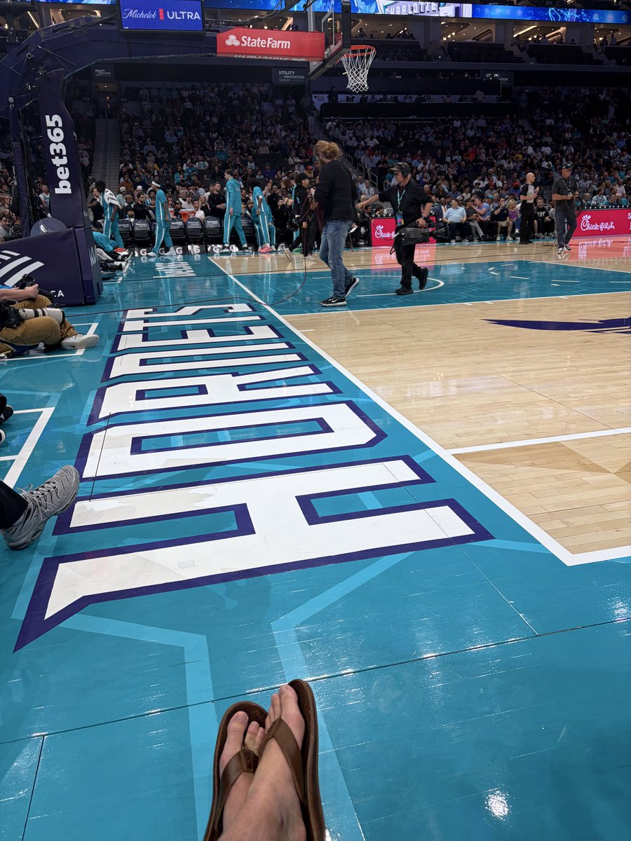 Anakin “chosen one” Skywalker tweet media