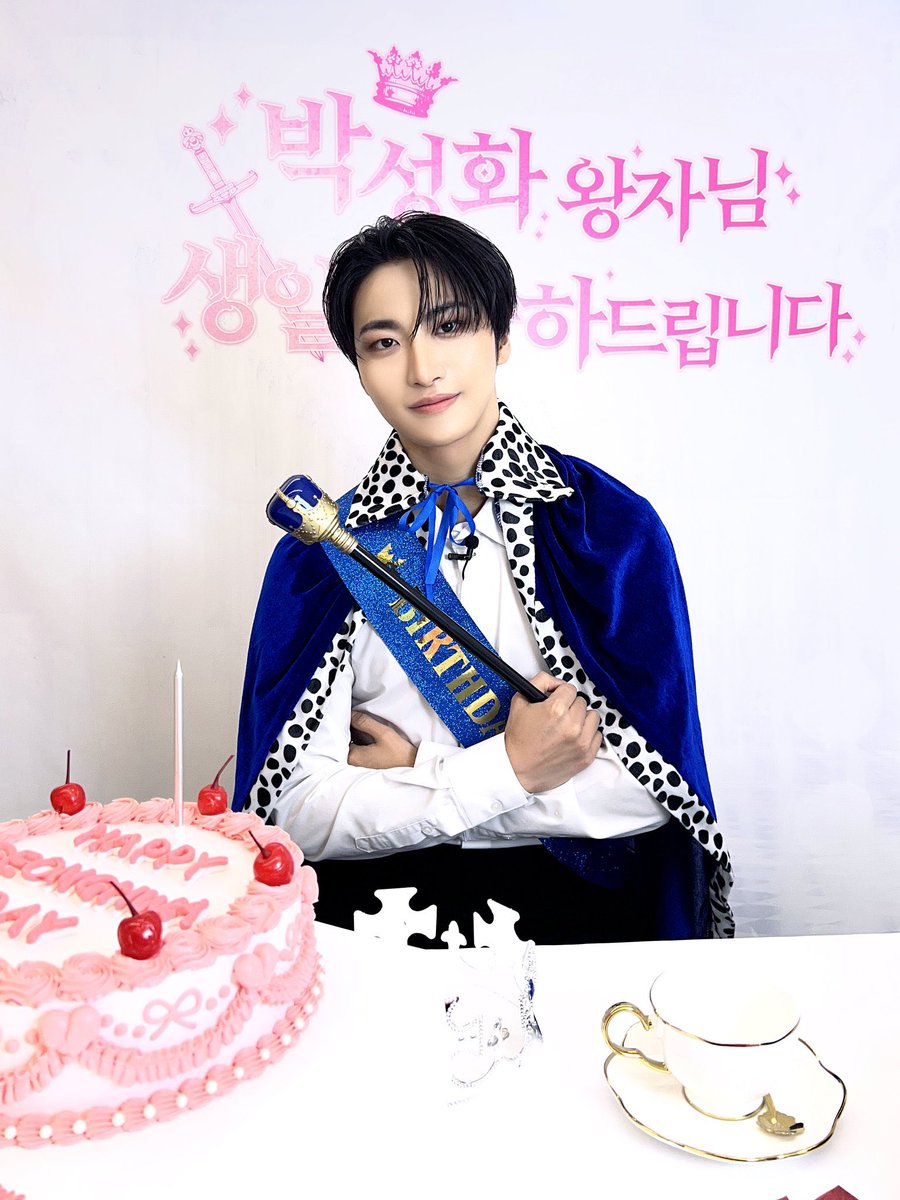 お誕生日おめでとう🎉
かっこいいところもかわいいところもだいぶクレイジーなところも大好き💕
ATEEZのソンファになってくれてありがとう‼️
ソンファにとって幸せな一年になりますように💫

OUR LOVE FOR SEONGHWA
#SpringPoetSeonghwa
#별보다찬란한성화 <a href="/ATEEZofficial/">ATEEZ(에이티즈)</a>