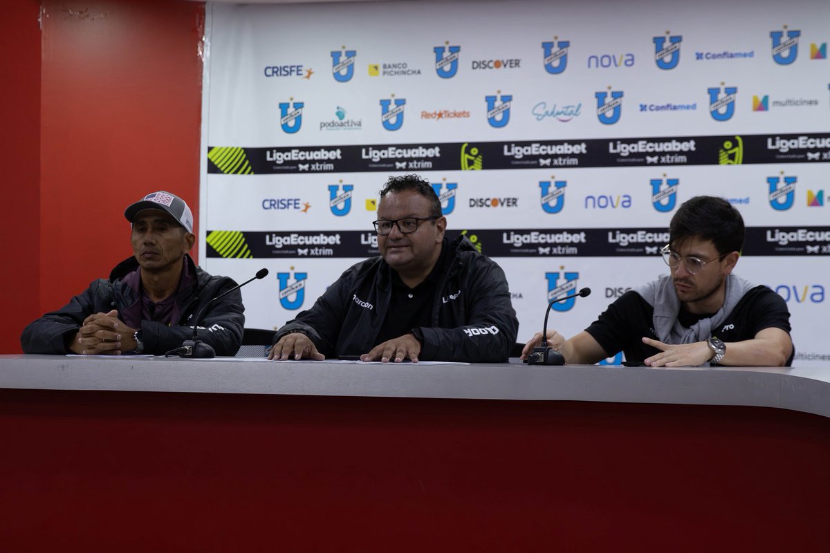ligaprocorp's tweet photo. 📍Se realizó el workshop de campos de juego dirigido a oficiales de partido, que son designados para los encuentros de la Liga Ecuabet serie A y B 😎

Se llevó a cabo en la ciudad de Quito, en el Estadio Olímpico Atahualpa y por parte de LigaPro estuvo Diego Castro Director Regional, Esteban Mayorga Subdirector de Competiciones y Daniel Contreras asesor externo de terrenos de juego 💪🏻

#LigaProInstitucional 🇪🇨💯