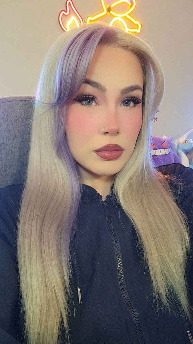 JennAzrael tweet media