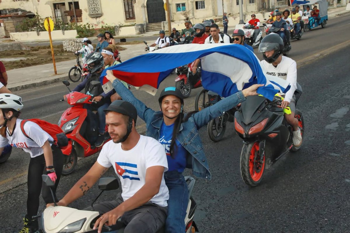 LolitA★☭★ tweet media