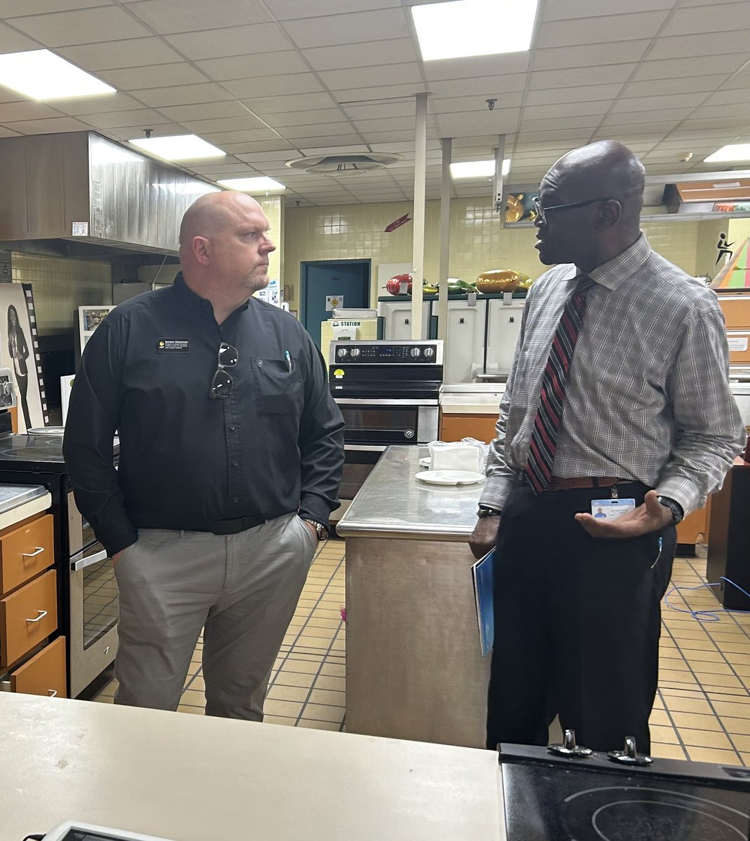 Preparing to launch the BRIDGE Program with the Florida Center for Students with Unique Abilities! Creating pathways for success and independence. 💙
#YourBestChoiceMDCPS #StepUpToSuccess