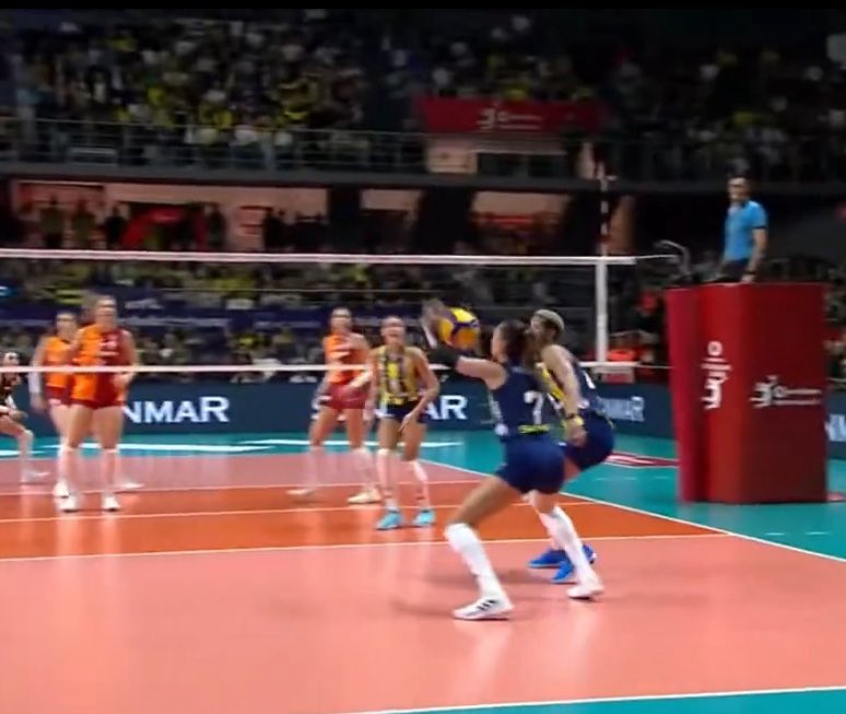 Büş💫 tweet media