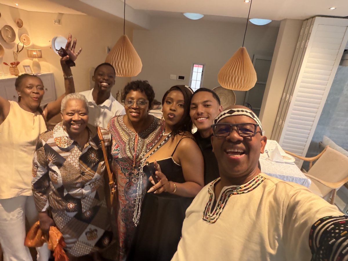 Dali Mpofu tweet media