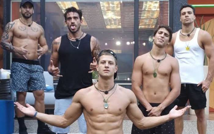 EXPOSITA. tweet media