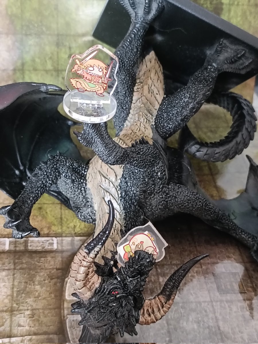 komeposo's tweet image. おはよう世界
私はハーフリングがだいすきだ
だが世界中レベルでハーフリングで冒険するプレイヤーが少なくてあまりにも悲しい！悲しすぎるぞ！
みんなハーフリングでぼうけんしよう！
そこで食べられてる鶏は気にしなくていいよ！
#dnd #halfling #dndmini