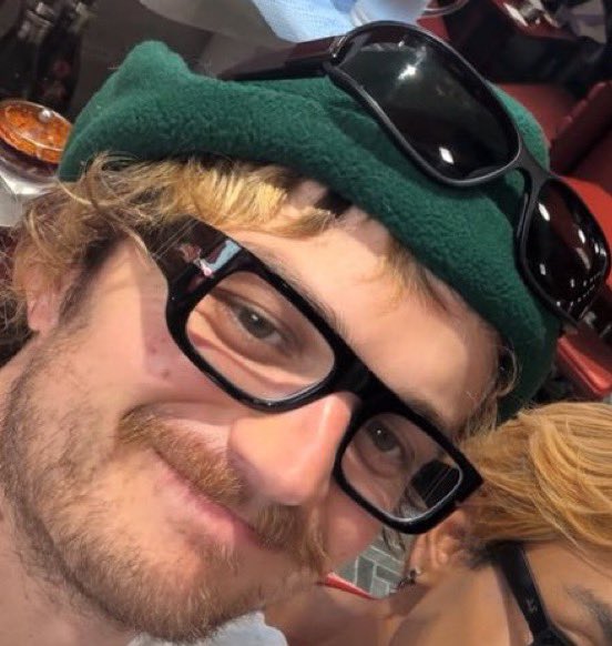 ⋆˙⟡ paige 🎱 tweet media