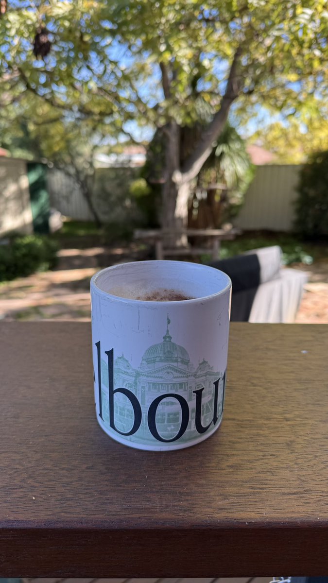 wapple15's tweet photo. #Coffeeview #FocusGames #TailsFromTheBirdFeeder https://t.co/OzsLHjn8t8